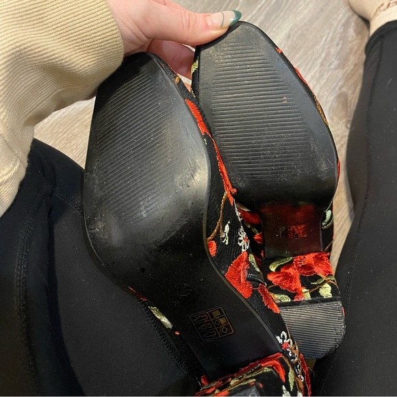 Embroidered boots ❤️ - Picture 5 of 6